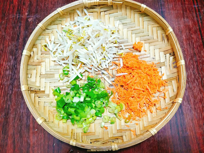 Cách làm nem rán vàng giòn, thơm phức bụng no căng mà miệng vẫn thòm thèm - 4