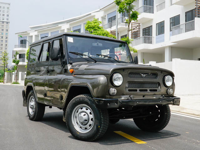 Xe Nga tại Việt Nam có giá từ 390 triệu đồng Xe Nga tại Việt Nam có giá từ 390 triệu đồng