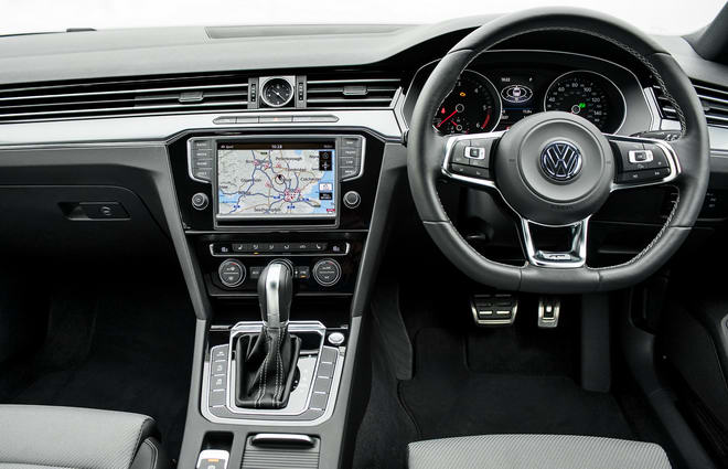Volkswagen Passat 2018 có giá khởi điểm 700 triệu đồng - 3