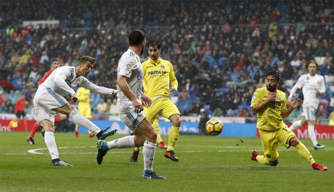 Ronaldo cực đỉnh của "chân gỗ": Kiệt quệ dứt điểm 11 ăn 0 - 4