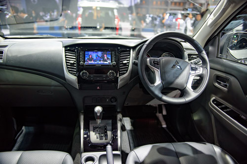 Mitsubishi Triton 2018 cải tiến có giá từ 345 triệu đồng - 3