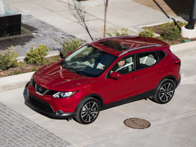 Nissan Rogue Sport 2018 giá từ 510 triệu đồng Nissan Rogue Sport 2018 giá từ 510 triệu đồng