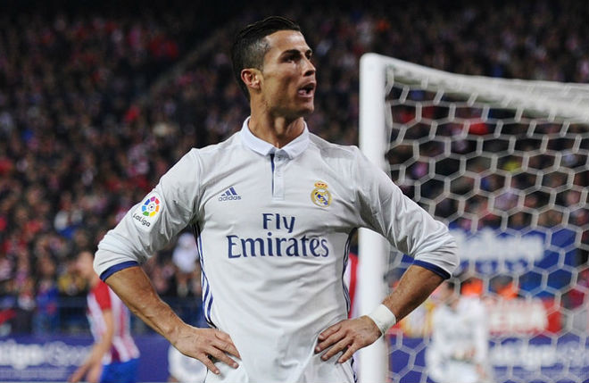 Ronaldo bỏ "tàu đắm" Real cho Neymar: Sang PSG lại làm "bang chủ" Ronaldo bỏ "tàu đắm" Real cho Neymar: Sang PSG lại làm "bang chủ"