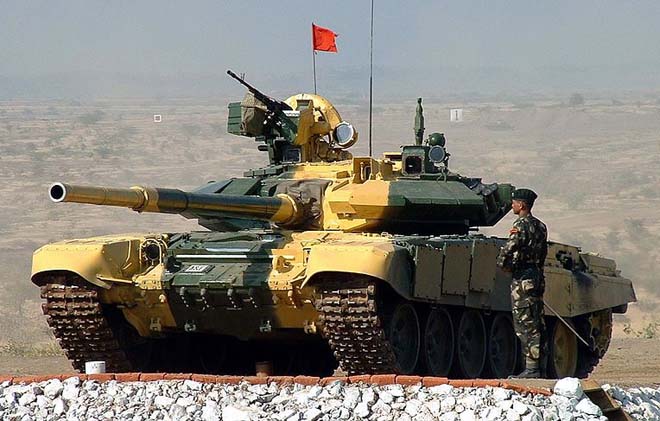 TQ xây khu quân sự, Ấn Độ nói xe tăng, tên lửa sẵn sàng - 1