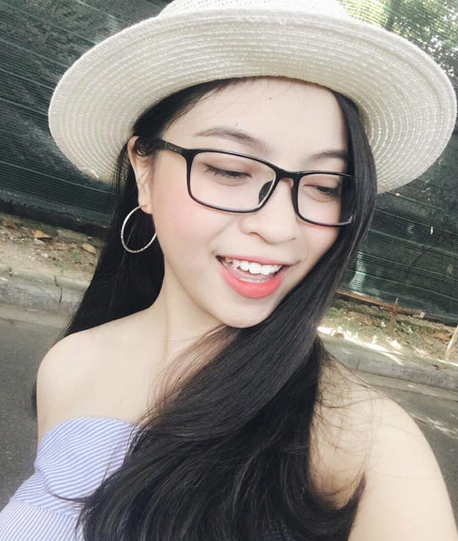 Bạn gái đẹp mơn mởn của “ngôi sao sáng chói” U23 Việt Nam - 8