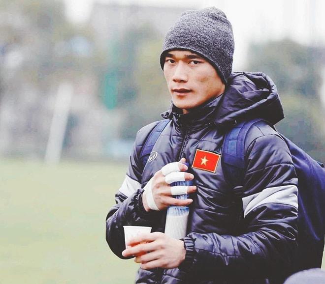Cận cảnh gương mặt không góc chết của nam thần số 1 tuyển U23 Việt Nam - 6