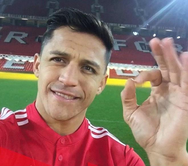 Sanchez CHÍNH THỨC đến MU: Lương khủng nhất lịch sử, Mourinho hả hê - 2