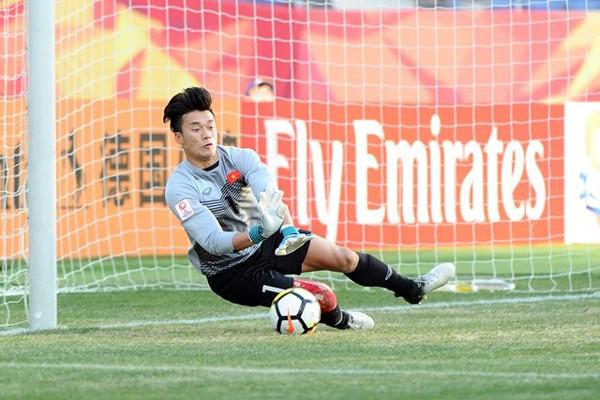 “Người nhện” của U23 Việt Nam - Bùi Tiến Dũng nhận món quà đặc biệt “Người nhện” của U23 Việt Nam - Bùi Tiến Dũng nhận món quà đặc biệt