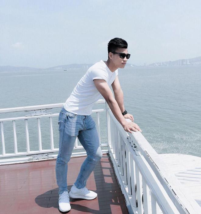 Tuyển thủ &#34;ngầu&#34; nhất U23 VN - Vũ Văn Thanh bảnh bao ra phố - 2