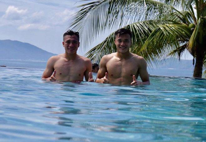 Cậu em Tiến Dụng của thủ môn Tiến Dũng có hình xăm bí mật cực "khủng" - 6