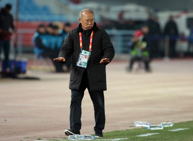 HLV Park Hang Seo: “Cầu thủ Việt Nam ngang tầm Nhật Bản, Hàn Quốc” HLV Park Hang Seo: “Cầu thủ Việt Nam ngang tầm Nhật Bản, Hàn Quốc”