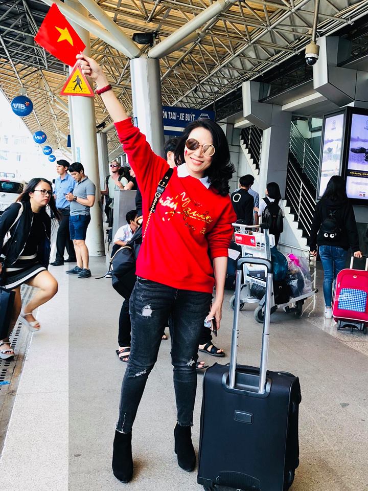Mỹ Tâm "đi bão" trên "siêu xe" đúng như lời hứa để mừng U23 Việt Nam Mỹ Tâm "đi bão" trên "siêu xe" đúng như lời hứa để mừng U23 Việt Nam