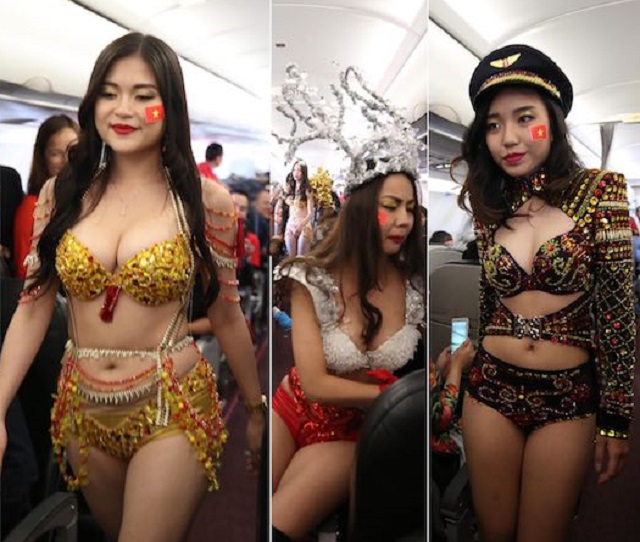 Báo nước ngoài đăng vụ bikini phản cảm trên máy bay đón U23 VN Báo nước ngoài đăng vụ bikini phản cảm trên máy bay đón U23 VN