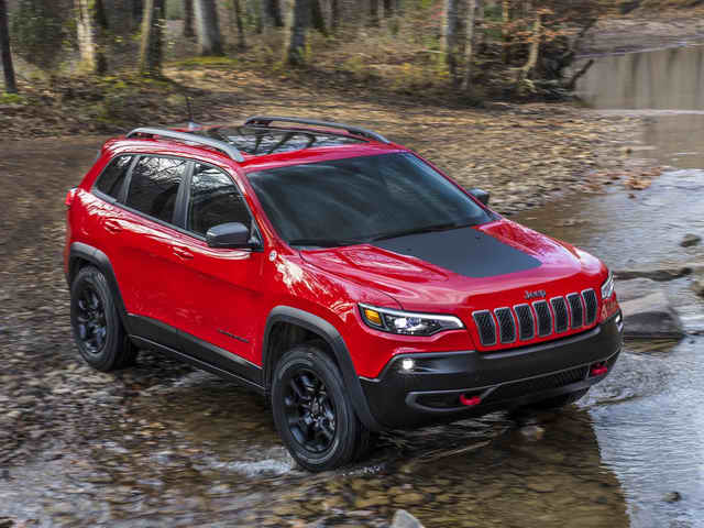 SUV cơ bắp Jeep Cherokee 2019 có giá từ 572 triệu đồng SUV cơ bắp Jeep Cherokee 2019 có giá từ 572 triệu đồng