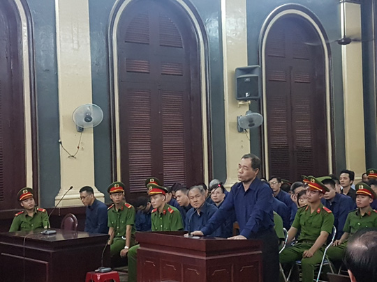 Ông Trầm Bê: "Tòa tuyên án sao đừng để tôi kháng cáo!" Ông Trầm Bê: "Tòa tuyên án sao đừng để tôi kháng cáo!"