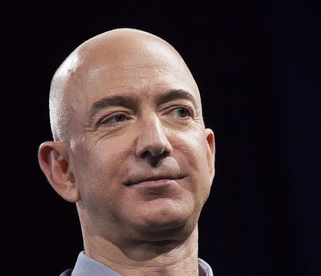 Tỷ phú giàu nhất hành tinh đút túi 6,5 tỷ USD khi mọi người vẫn đang say ngủ - 1