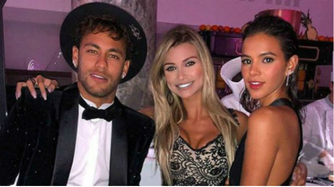 Neymar sinh nhật linh đình: Dàn mỹ nhân, Tổng thống Brazil, Ro béo góp mặt Neymar sinh nhật linh đình: Dàn mỹ nhân, Tổng thống Brazil, Ro béo góp mặt