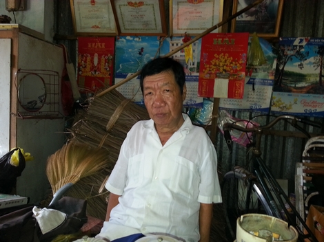 Người dị tật sáng chế "điện thoại di động" Người dị tật sáng chế "điện thoại di động"