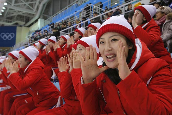 Cận cảnh màn đồng diễn "triệu like" của mỹ nữ Triều Tiên (Olympic mùa đông 2018) Cận cảnh màn đồng diễn "triệu like" của mỹ nữ Triều Tiên (Olympic mùa đông 2018)