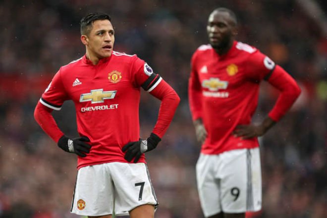 Alexis Sanchez khốn khổ: Thoát kiếp "gánh" Arsenal, lại lo "gánh" MU Alexis Sanchez khốn khổ: Thoát kiếp "gánh" Arsenal, lại lo "gánh" MU