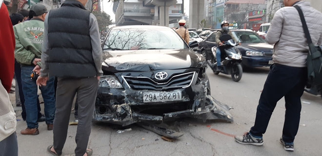 "Xe điên" gây tai nạn kinh hoàng trên đường Trần Phú chiều 28 Tết "Xe điên" gây tai nạn kinh hoàng trên đường Trần Phú chiều 28 Tết