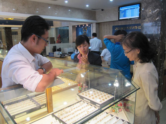 Giá vàng SJC tăng vọt sau kỳ nghỉ Tết