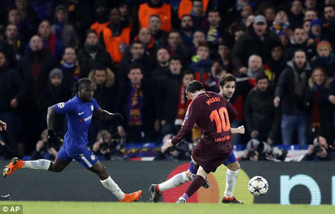 Chelsea - Barcelona: Siêu phẩm từ xa và sai lầm chí tử Chelsea - Barcelona: Siêu phẩm từ xa và sai lầm chí tử