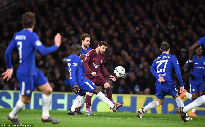Messi khuất phục Chelsea: Siêu nhân phá "lời nguyền" Messi khuất phục Chelsea: Siêu nhân phá "lời nguyền"