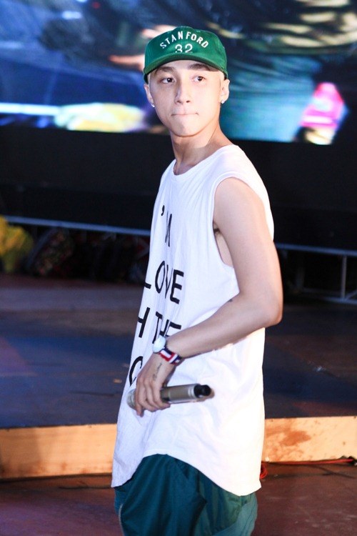 Bất ngờ với mặt đẹp như tranh của Sơn Tùng MTP khi trút bỏ son phấn - 5