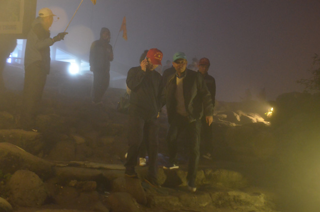 Ngàn người hành hương về Yên Tử trong đêm sương mù, giá rét - 4
