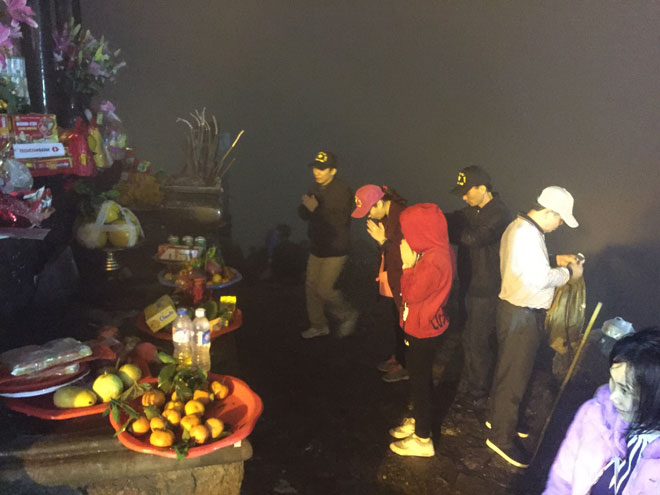 Ngàn người hành hương về Yên Tử trong đêm sương mù, giá rét - 7
