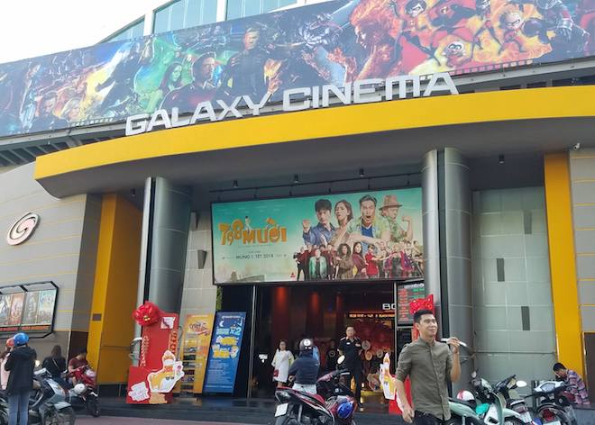 Bắt “kẻ biến thái” chuyên quay lén trong nhà vệ sinh nữ của rạp phim Bắt “kẻ biến thái” chuyên quay lén trong nhà vệ sinh nữ của rạp phim