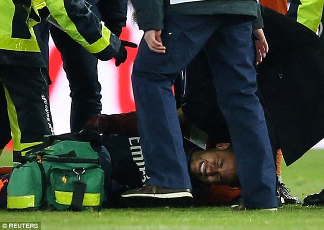 Neymar chấn thương cực nặng, PSG hoảng hốt, Real - Ronaldo &#34;cười mỉm&#34; - 4