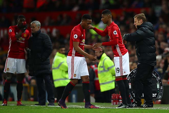 Siêu dự bị MU: "Những lưỡi dao sắc lẹm" trong tay áo Mourinho Siêu dự bị MU: "Những lưỡi dao sắc lẹm" trong tay áo Mourinho