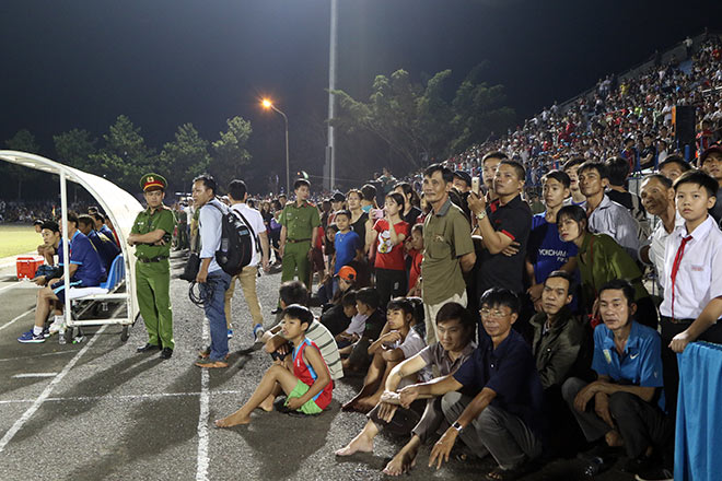 Vạn fan nữ bủa vây Công Phượng, Xuân Trường U23...ở Bình Phước - 8
