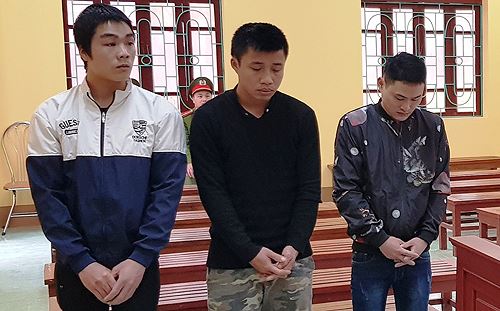 Ba thanh niên say rượu đánh CSGT hòng lấy lại xe vi phạm Ba thanh niên say rượu đánh CSGT hòng lấy lại xe vi phạm