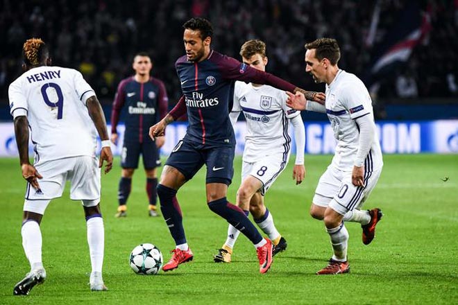 “Làm xiếc” với bóng: Neymar ăn đứt Messi, Ronaldo "tầm thường" “Làm xiếc” với bóng: Neymar ăn đứt Messi, Ronaldo "tầm thường"