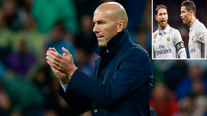 Real nổi sóng: Ronaldo & Ramos "dạy khôn" Zidane, xử "kẻ nổi loạn" Real nổi sóng: Ronaldo & Ramos "dạy khôn" Zidane, xử "kẻ nổi loạn"