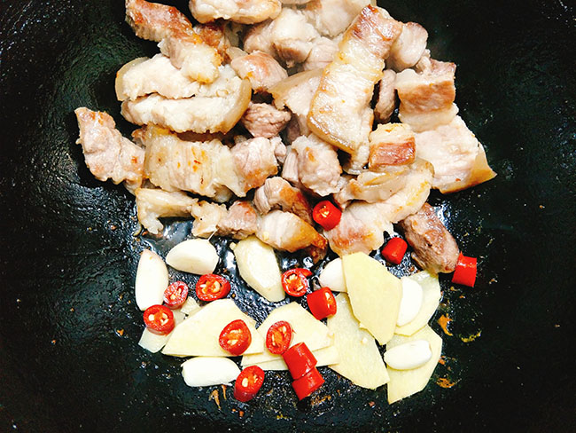 Đậm đà thịt ba chỉ kho dưa khiến cả nhà vét sạch nồi cơm - 6