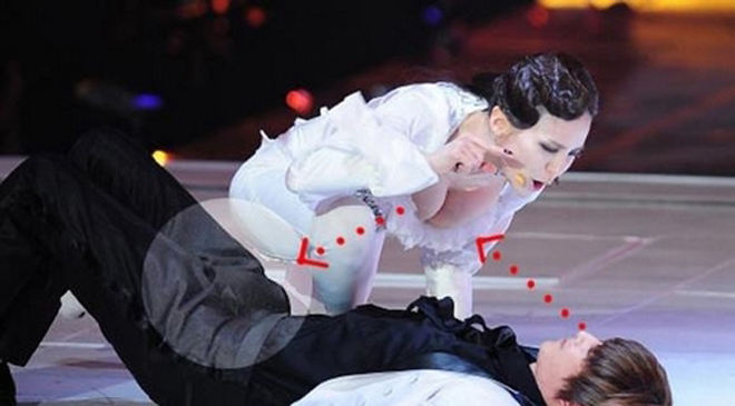 Dán mắt vào người đẹp ngực trần, "phi công trẻ" nhận cái kết đắng - 10