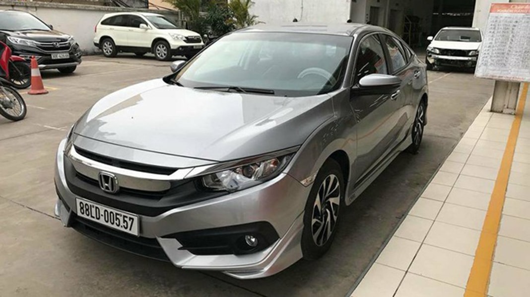 Cận cảnh Honda Civic 2018 phiên bản 1.8L mới nhất tại Việt Nam Cận cảnh Honda Civic 2018 phiên bản 1.8L mới nhất tại Việt Nam