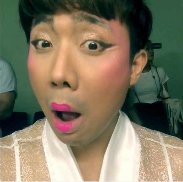 Trấn Thành ăn diện bảnh bao nhưng kém nam tính vì tô son quá tay - 7