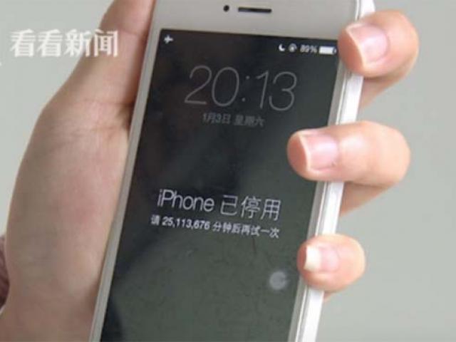 TQ: Con nghịch điện thoại, iPhone của mẹ bị khóa 47 năm