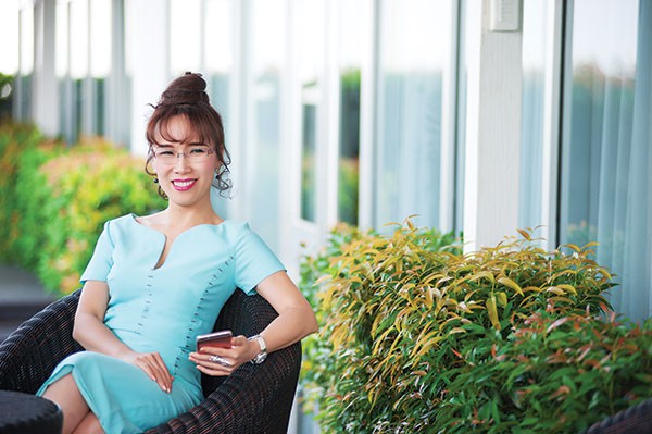 Những “bông hồng triệu đô” trên thị trường chứng khoán - 1