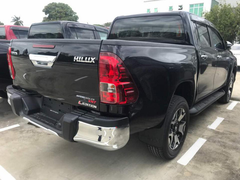 Toyota Hilux 2018 xuất hiện tại Malaysia mang phong cách của Toyota Tacoma - 3