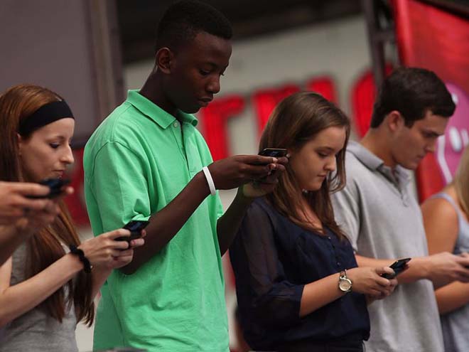 NÓNG: Khoa học chứng minh dùng nhiều smartphone bị "ngu" đi - 3