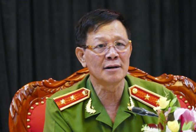 Trung tướng Phan Văn Vĩnh tiếp tục làm việc với cơ quan điều tra Trung tướng Phan Văn Vĩnh tiếp tục làm việc với cơ quan điều tra