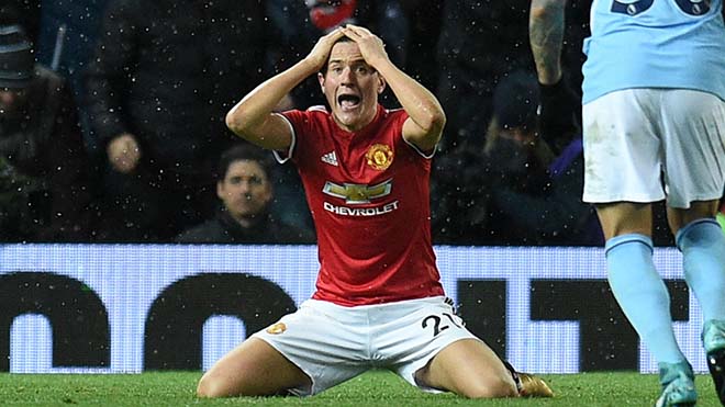 MU lạc lối: Báo chí vạch 10 tội Mourinho, xứng đáng bị sa thải MU lạc lối: Báo chí vạch 10 tội Mourinho, xứng đáng bị sa thải