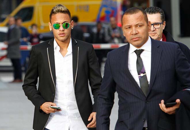 Neymar & “Gót chân Achilles”: Ông bố tham tiền, MU - Real đấu giá Neymar & “Gót chân Achilles”: Ông bố tham tiền, MU - Real đấu giá