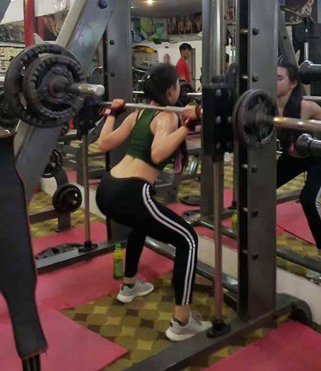 Giải mã thân hình rực lửa của hot girl Cần Thơ mê xe phân khối lớn - 4